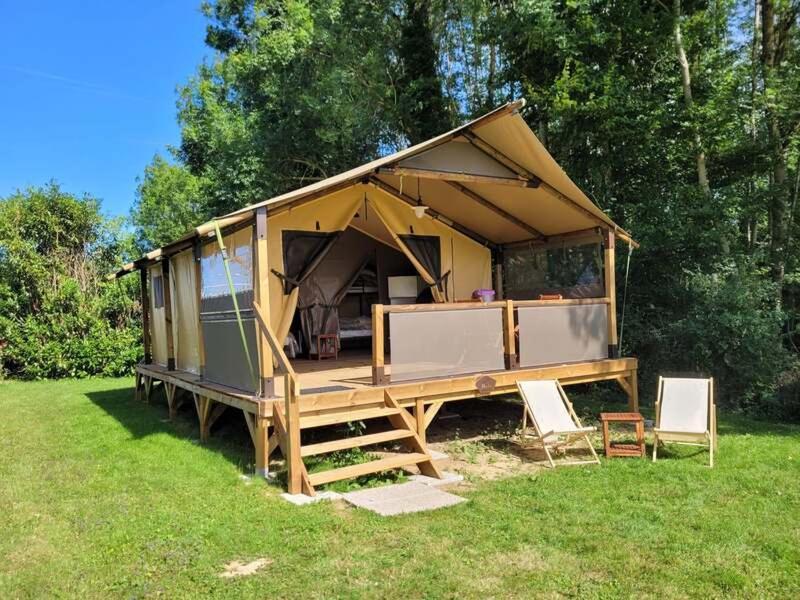 Camping Des Papillons Lalizolle Exterior photo