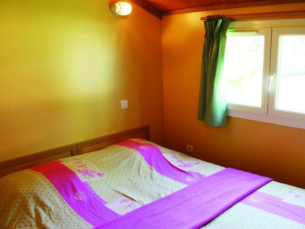Camping Des Papillons Lalizolle Exterior photo