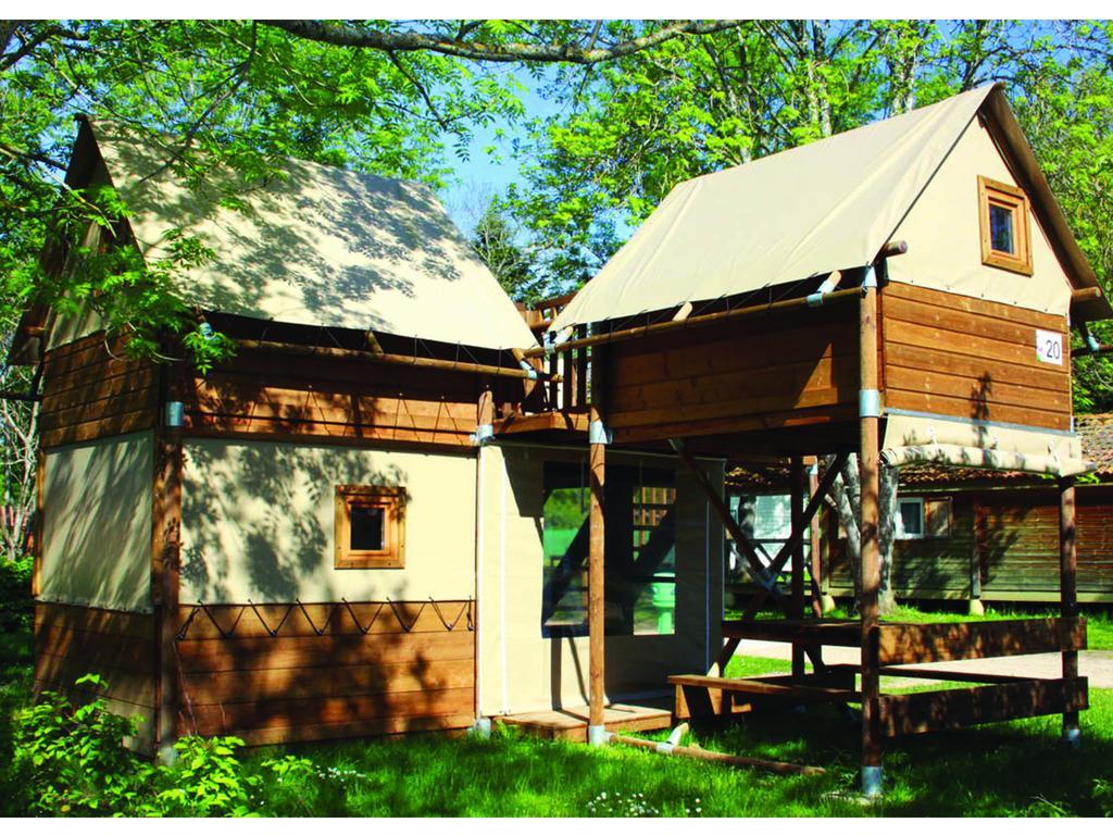 Camping Des Papillons Lalizolle Exterior photo