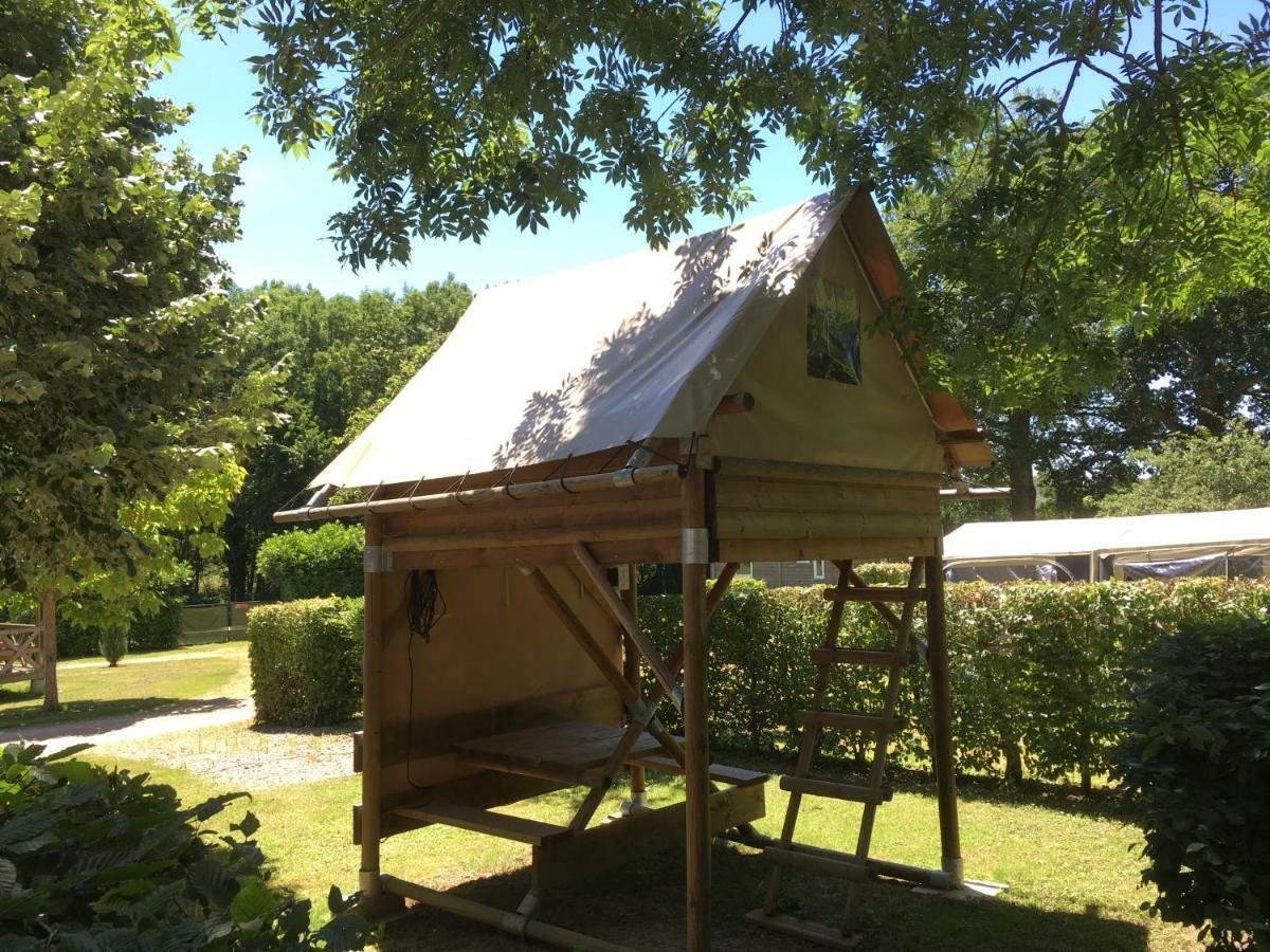Camping Des Papillons Lalizolle Exterior photo