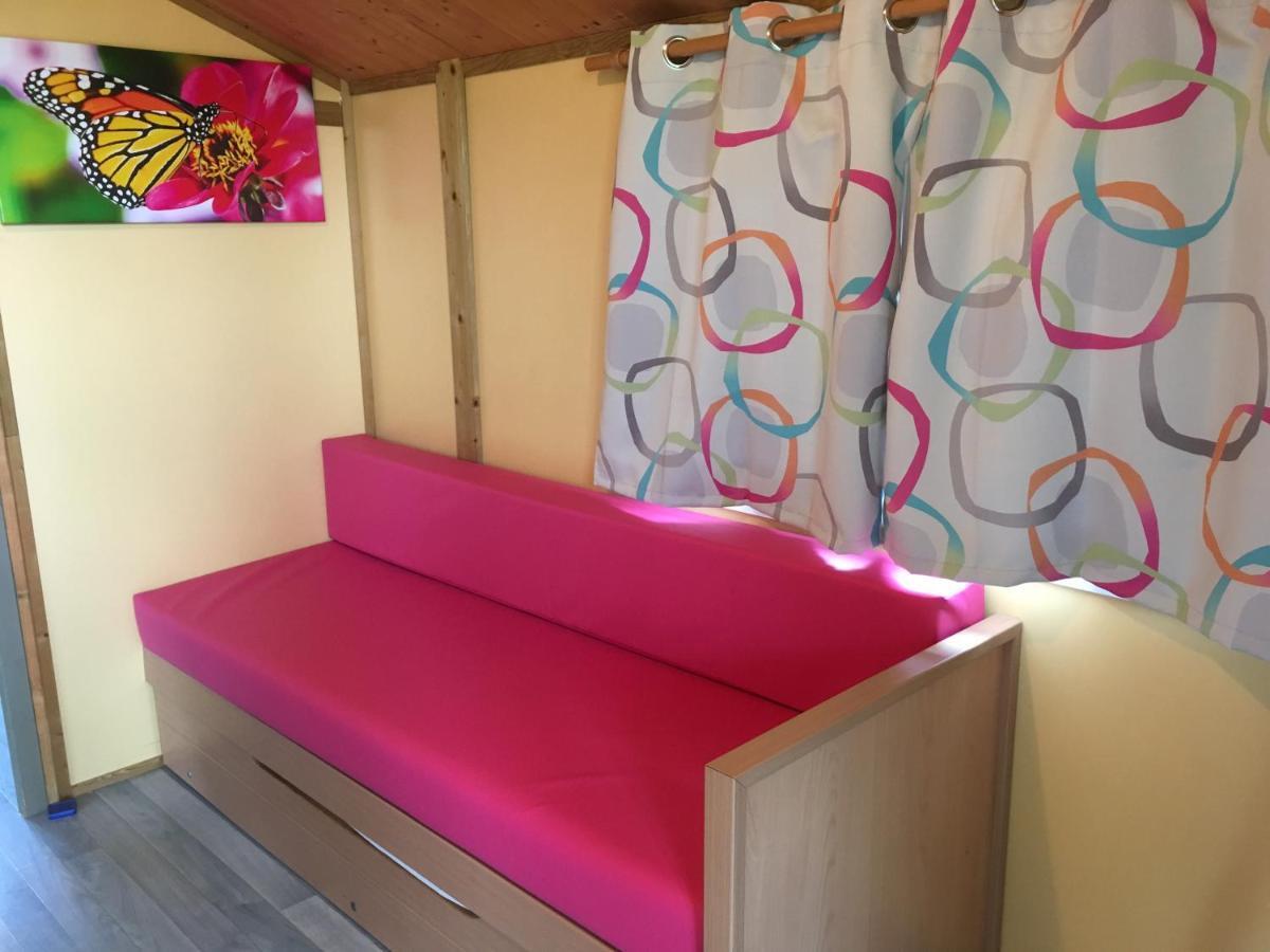 Camping Des Papillons Lalizolle Exterior photo