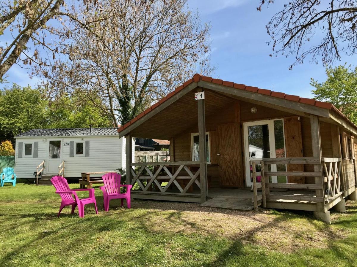 Camping Des Papillons Lalizolle Exterior photo
